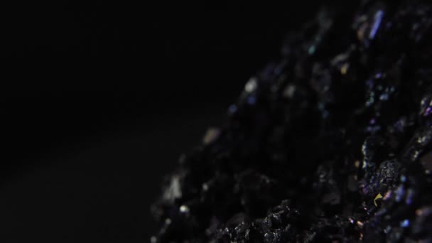 Closeup Purple Mineral Amethyst Dark Room Krystalické Části — Stock video