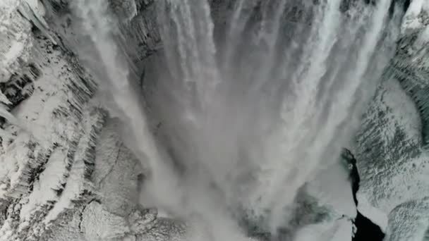 Ein Schöner Großer Wasserfall Island Mitten Winter Der Von Schnee — Stockvideo