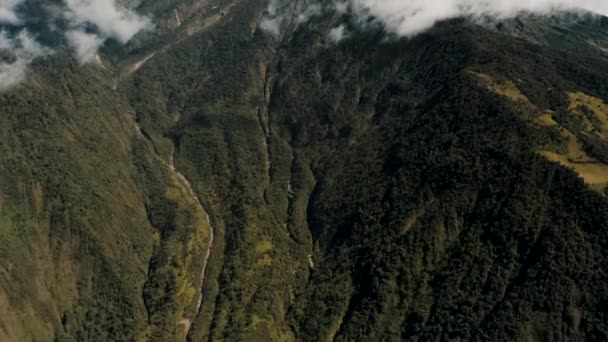 Γραφική Άποψη Του Ηφαιστείου Tungurahua Γεμάτο Σύννεφα Στις Άνδεις Κοντά — Αρχείο Βίντεο