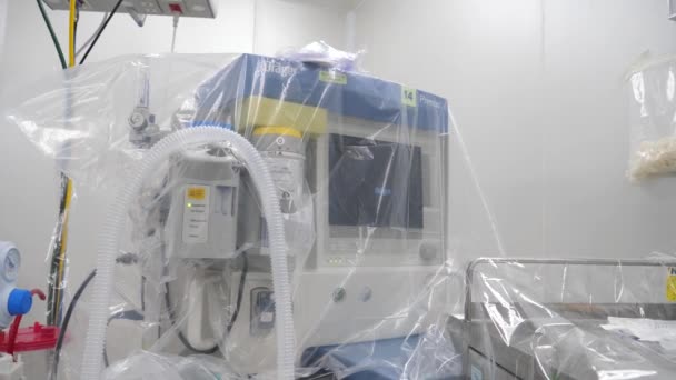 Műtőeszközök Műtét Előtti Műanyagkendővel Covid Pandémiás Helyzetben — Stock videók