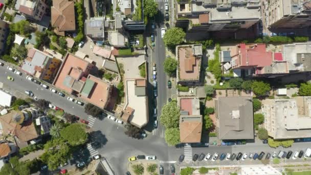Vista Aérea Arriba Hacia Abajo Hermoso Barrio Ciudad Mediterránea — Vídeo de stock
