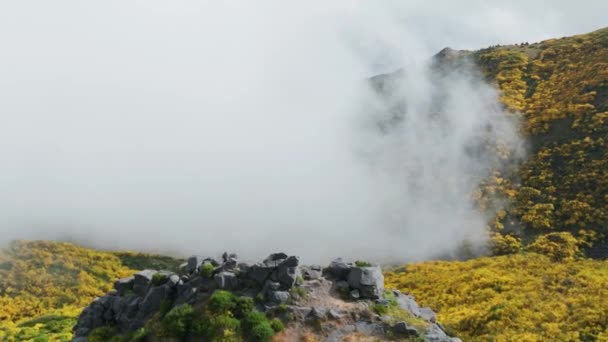 Mountain Pass Shrouded Thick Clouds Seen Pico Areeiro Peak Madeira — Stock video