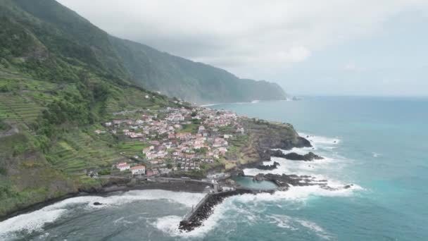 Seixal Seaside Village Beach Och Naturlig Pool Porto Moniz Madeira — Stockvideo