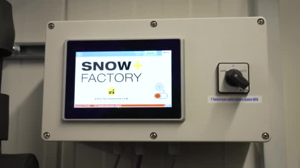 人工雪機制御盤のクローズアップ — ストック動画