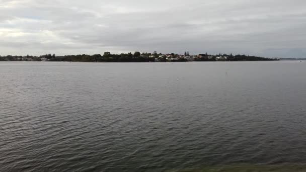 Luchtfoto Hover Wide River Scene Winter Perth Australië — Stockvideo