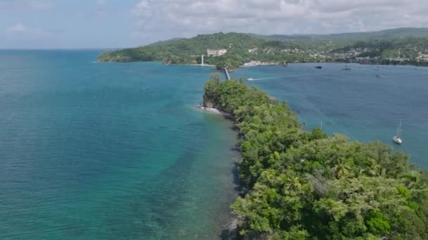 Воздушный Откат Узкого Острова Вигия Бухте Самана Доминиканская Республика — стоковое видео