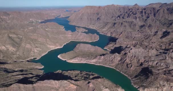Ρέινο Μεντόζα Αεροφωτογραφία Του Φράγματος Που Τροφοδοτείται Από Τον Ποταμό — Αρχείο Βίντεο
