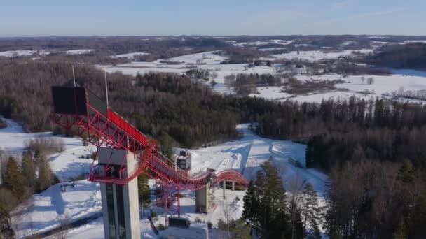 Drone Video Prawej Lewo Wieży Skoczni Narciarskich Zimą Estonia — Wideo stockowe