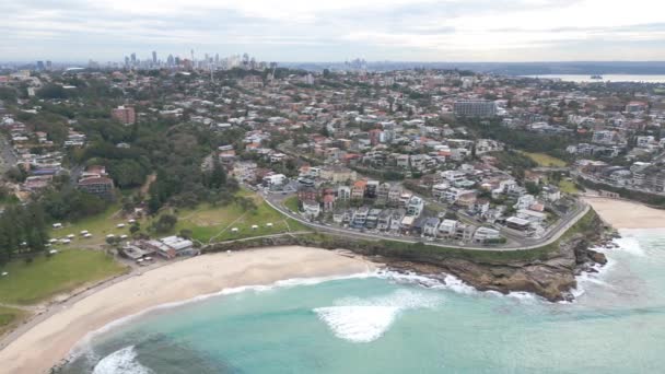 Vista Aérea Sydney Coastline Malabar Beach Con City Cbd Horizonte — Vídeo de stock