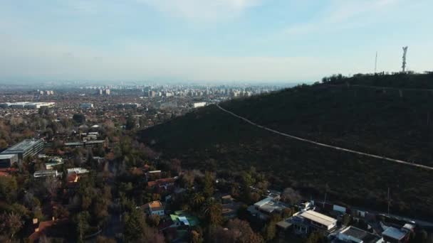 Observatorium Und Naturpark Cerro Caln Mit Stadtbezirk Las Condes Santiago — Stockvideo