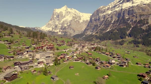 Aerial Drone Footage Dolly Right Left Views Picturesque Mountain Village — Stock Video