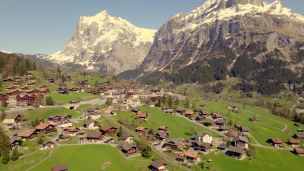 Luchtfoto Opnamen Van Drone Die Naar Beneden Rijzen Boven Het — Stockvideo