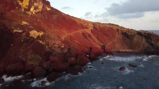 Tebing Merah Santorini Ditembak Dji — Stok Video
