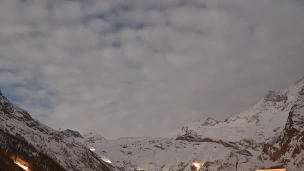 Timelapse Rušná Obloha Pohybujícími Mraky Nad Pohořím Saas Fee Valais — Stock video