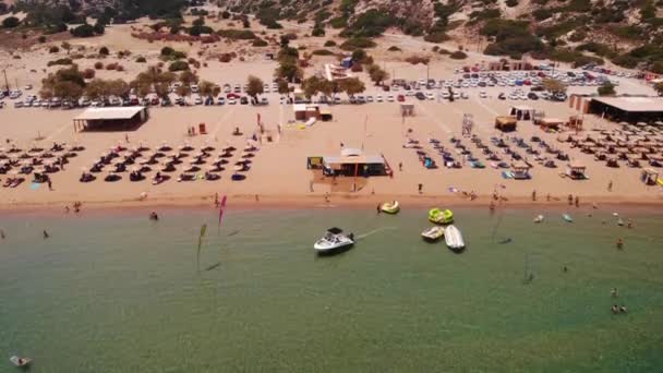 Barco Recreo Inflable Remolcable Playa Tsambika Actividad Divertida Verano Isla — Vídeo de stock