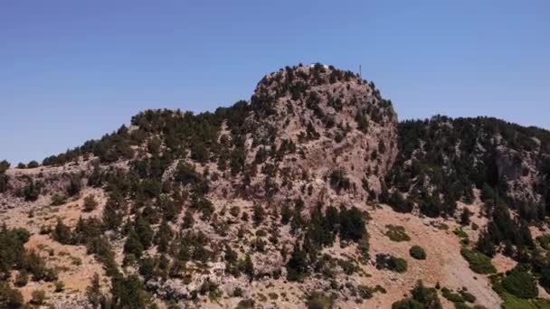 Mirando Hacia Arriba Montaña Con Exuberante Vegetación Cerca Playa Tsambika — Vídeo de stock