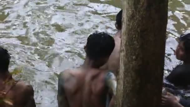 Central Java Indonesia June 2022 Panjat Pinang Greasy Pole River — 图库视频影像