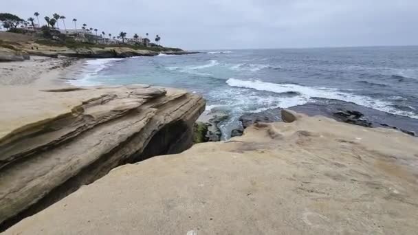 Jolla Playa Acantilado Rocas Olas Del Océano — Vídeo de stock