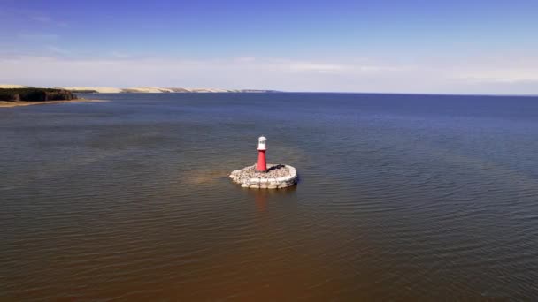 Luchtfoto Van Vuurtoren Van Pervalka Cirkel Dolly — Stockvideo