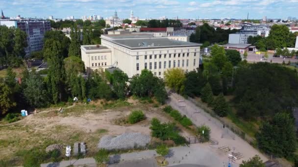 Sullo Sfondo Frankfurter Tor Tranquillo Volo Aereo Vista Volare Avanti — Video Stock