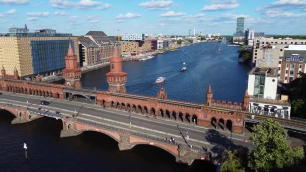 Red Brick Bridge Boatsmarvelous Aerial View Flight Panorama Curved Flight — Stock Video
