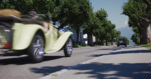 Stary Samochód Droga Przejazd Szwajcaria — Wideo stockowe