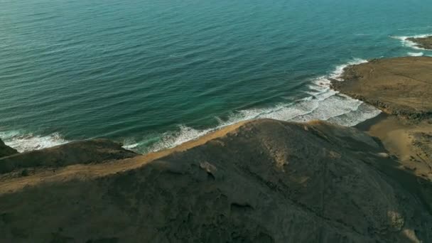 加那利群岛特内里费岛自然保护区 Pelada 海滩的空中景观 左轮手枪 — 图库视频影像