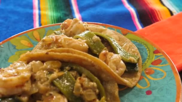 Two Tacos Gobernador Sit Colorful Plate Vivid Mexican Tablecloths Ingredients — Stock Video