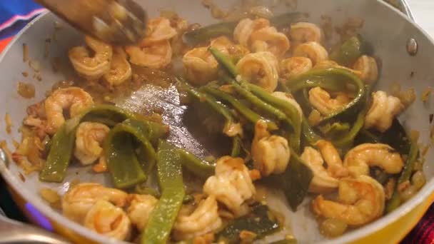 Slow Motion Shot Shrimp Poblano Peppers Garlic Being Roasted Grey — Stock Video