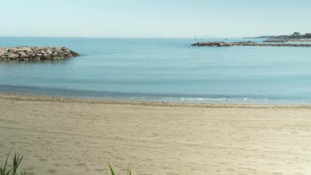 Playa Costa Tropical España Con Gente Barcos Pie Lapso Tiempo — Vídeos de Stock