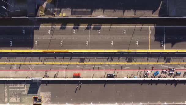 Аэроснимок Ипподрома Буэнос Айресе Время Подготовки Гоночных Автомобилей Пит Лейн — стоковое видео
