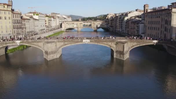 Tourists Walking Trinity Bridge Florence Italy Aerial — Stock Video