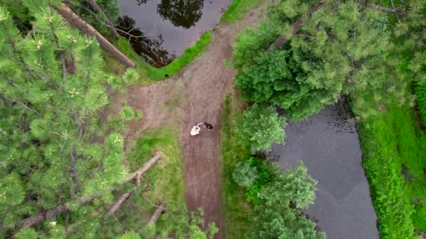Beauitful Aerial Drone Shot Bride Groom Dancing Black Suit White — Αρχείο Βίντεο