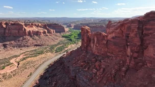 Drone Shot Van Een Monument Valley — Stockvideo