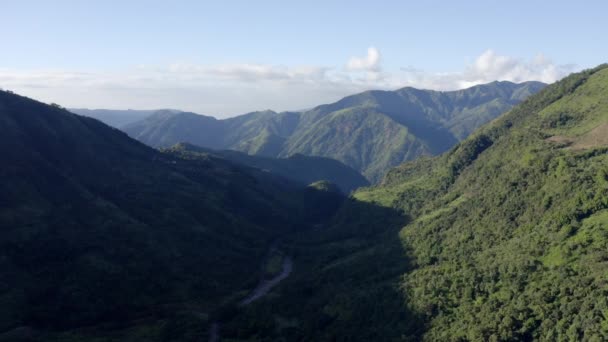 Häpnadsväckande Landskap Djupa Dalar Och Lummiga Skogsåsar Meghalaya Indien Flygfoto — Stockvideo