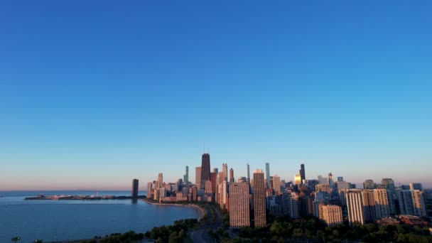 Luchtfoto Zonsopgang Chicago Downtown Skyline Blue Sky — Stockvideo
