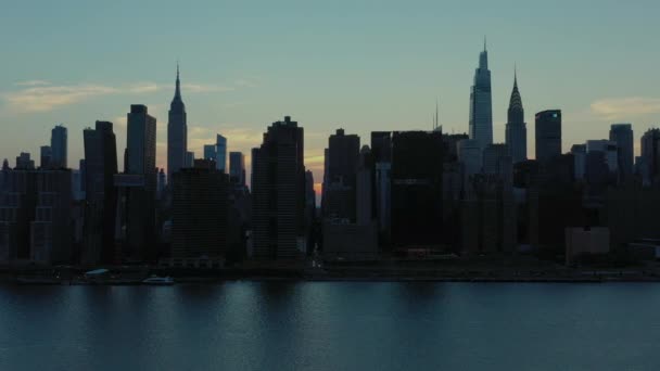 Północne Ujęcie Ciężarówki Legendarnej Panoramy Midtown Manhattan Zmierzchu — Wideo stockowe