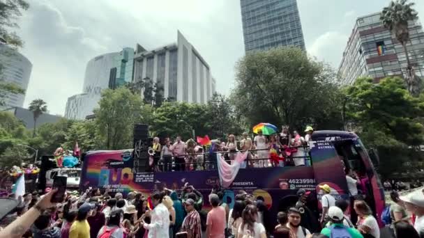 Vidéo Prise Personnes Participant Défilé Fierté Mexico Bord Partybus — Video