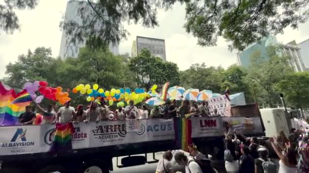 Gefilmtes Video Von Menschen Die Der Pride Parade Mexiko Stadt — Stockvideo