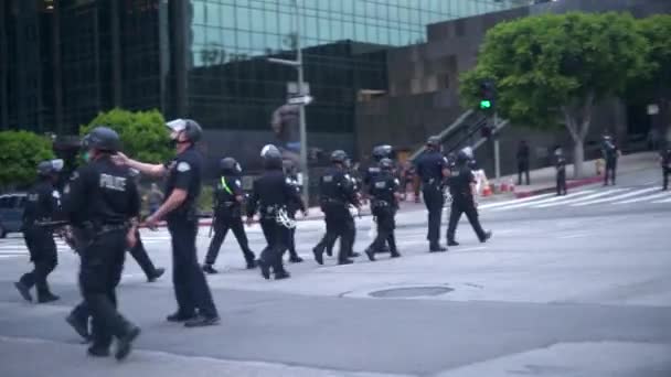 Linee Polizia Antisommossa Bloccano Strade Una Protesta Blm Nel Centro — Video Stock