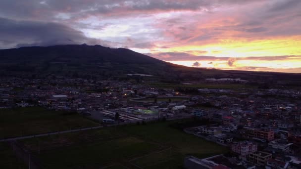 Ciudad Machachi Ecuador Vista Aérea Corazn Vulcano Fondo — Vídeo de stock