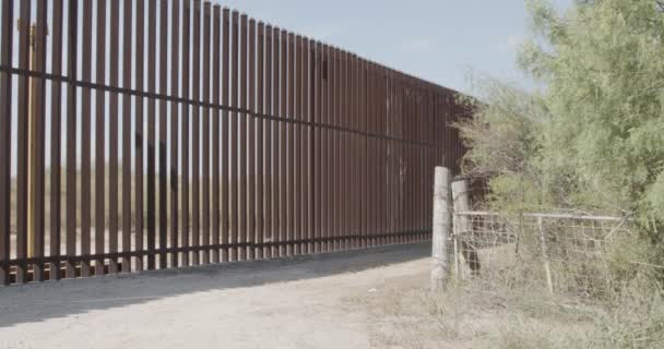 Muro Fronteira Atravessa Rancho Fronteira Eua México Condado Cameron Texas — Vídeo de Stock