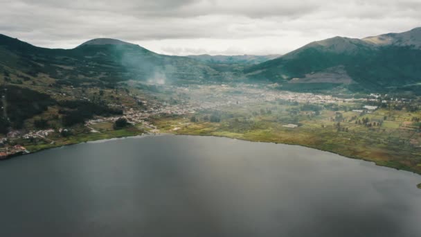 Landschap Van San Pablo Lake Townscape Foot Inactive Imbabura Volcano — Stockvideo