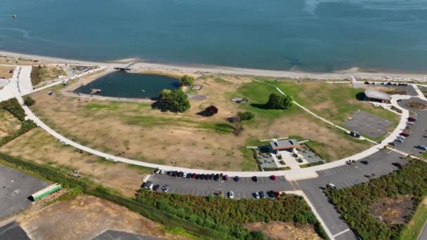 Foto Aérea Órbita Del Parque Windjammer Oak Harbor Washington — Vídeo de stock