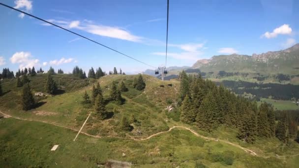 Cabalga Teleférico Cantón Los Grisones Mástiles Teleférico Hermoso Paisaje — Vídeo de stock