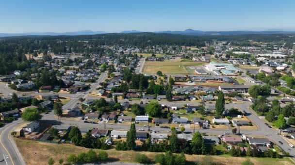 Vista Aérea Los Barrios Suburbanos Ciudad Oak Harbor Washington — Vídeo de stock