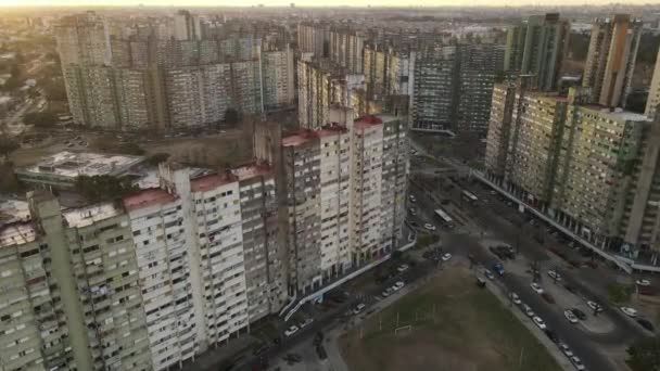 Flygdrönare Syn Gamla Skyskrapor Och Byggnader Fattiga Shanty Distriktet Buenos — Stockvideo