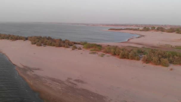 Drone Dolly Sobre Costa Playa Arena Baluchistán Junto Mar Arábigo — Vídeos de Stock