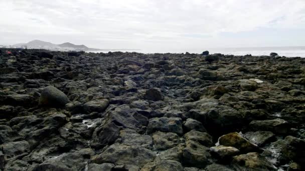 Lanzarote Kanarya Adaları Ndaki Kayalık Resif Alanlarının Inanılmaz Tuzlu Sularının — Stok video