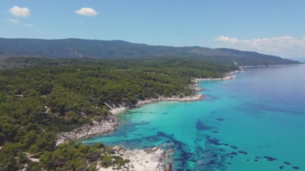 Büyüleyici Drone Yunanistan Temiz Deniz Görüntüsü — Stok video